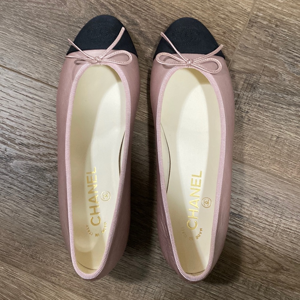 Chanel classic flat